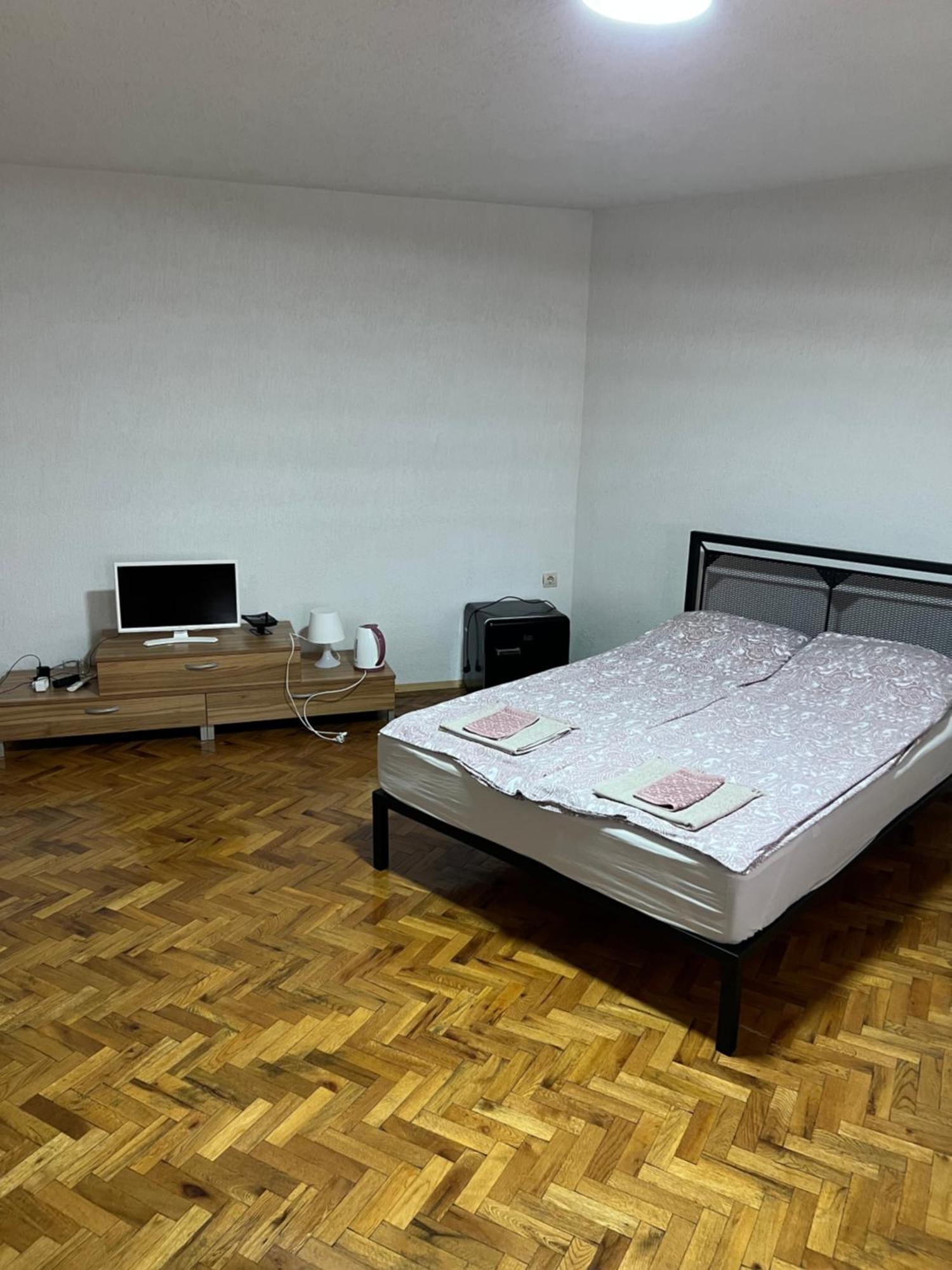 White Guest House 2 كارلوفو المظهر الخارجي الصورة